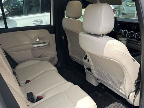 Used 2023 Mercedes-Benz GLB 250 image 12