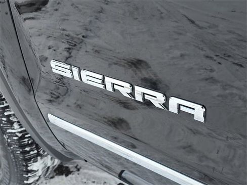 Used 2017 GMC Sierra 1500 SLT w/ SLT Premium Package image 31