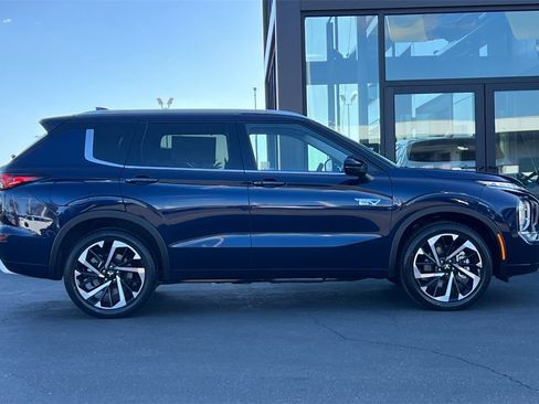 New 2025 Mitsubishi Outlander SEL image 4