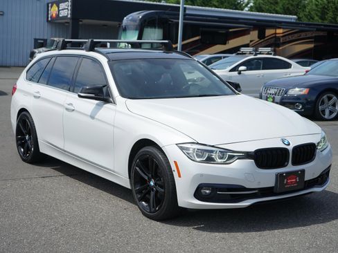 Used 2017 BMW 330i xDrive Wagon AWD/4WD image 9