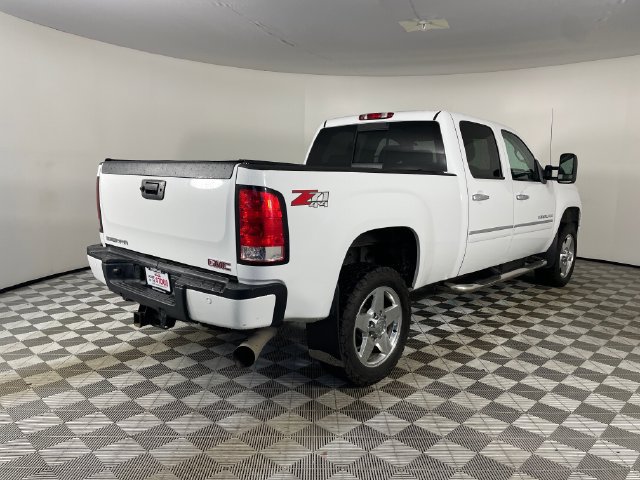 Used 2013 GMC Sierra 2500 Denali w/ Suspension Package, Off-Road AWD/4WD image 17