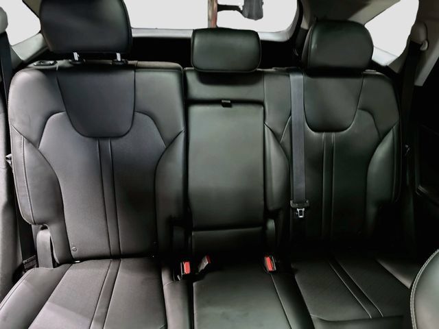 Used 2023 Kia Sorento S w/ Panoramic Sunroof Package AWD/4WD image 25