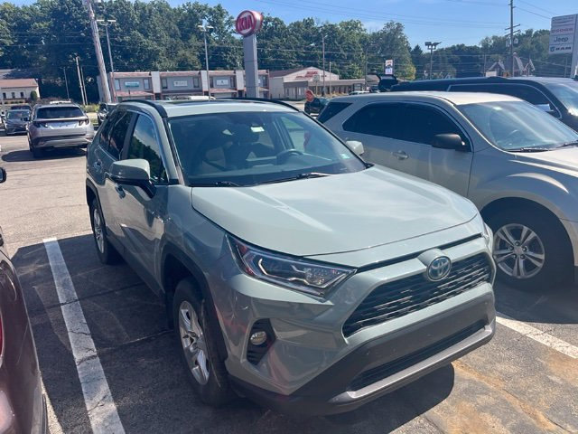 Used 2019 Toyota RAV4 XLE w/ Convenience Package AWD/4WD image 2