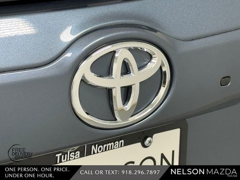 Used 2018 Toyota Highlander Limited Platinum AWD/4WD image 16