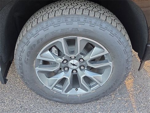 New 2026 Chevrolet Silverado 1500 RST w/ Z71 Off-Road Package image 6