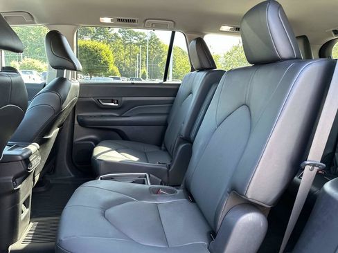 Used 2025 Toyota Grand Highlander FWD image 16