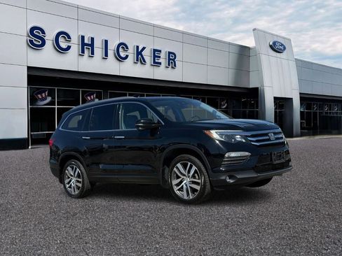 Used 2016 Honda Pilot Touring image 1