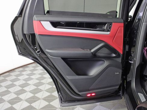 New 2026 Porsche Cayenne E-Hybrid Coupe image 33