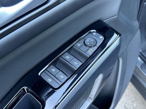 New 2026 Nissan Pathfinder SL image 28