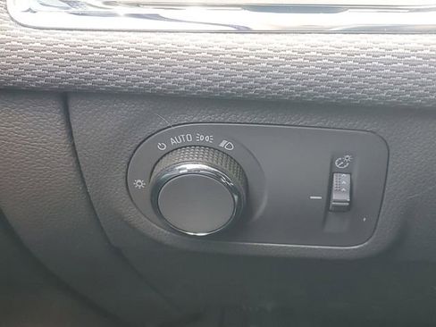 Certified 2018 Chevrolet Cruze LT FWD image 18