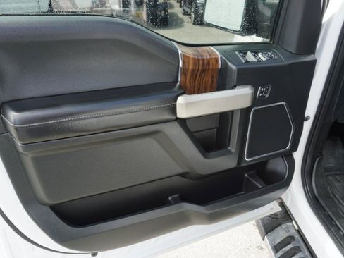 Used 2019 Ford F150 Lariat w/ Trailer Tow Package AWD/4WD image 17