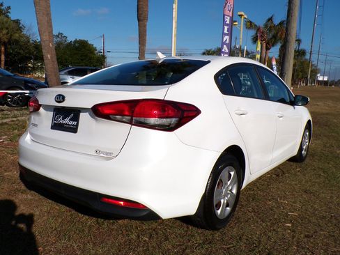 Used 2017 Kia Forte LX w/ LX Popular Package image 6