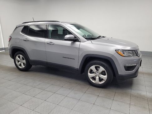 Used 2020 Jeep Compass Latitude w/ Cold Weather Group FWD image 11