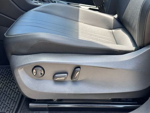 Used 2023 Volkswagen Tiguan SE R-Line FWD image 26