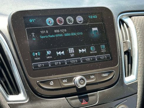 Used 2016 Chevrolet Malibu LT FWD image 24