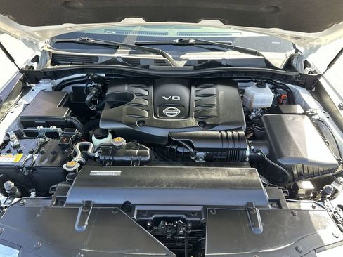 Used 2023 Nissan Armada SL w/ Captain's Chairs Package image 35
