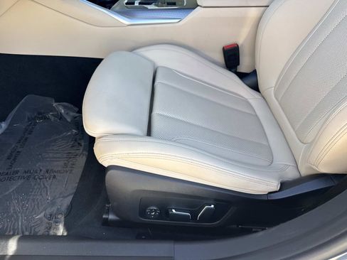 Certified 2025 BMW 330i Sedan w/ M Sport Package image 19