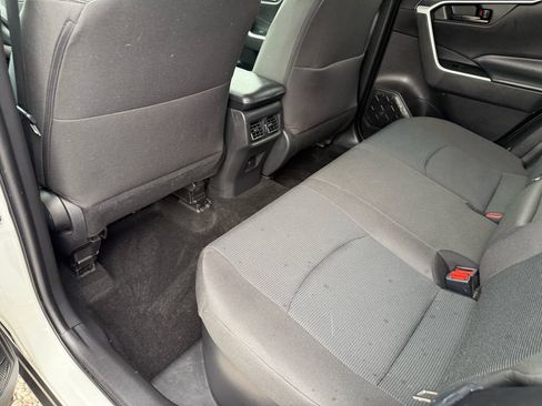 Used 2022 Toyota RAV4 LE AWD/4WD image 28