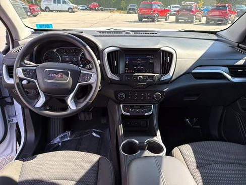 Used 2024 GMC Terrain SLE image 22