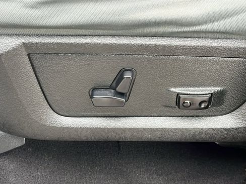 Used 2018 RAM 1500 Big Horn image 23