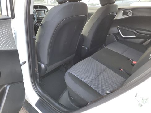 Used 2021 Kia Soul LX image 14