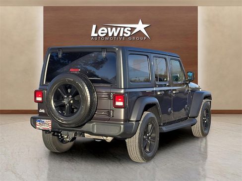 Used 2022 Jeep Wrangler Unlimited Sport image 4