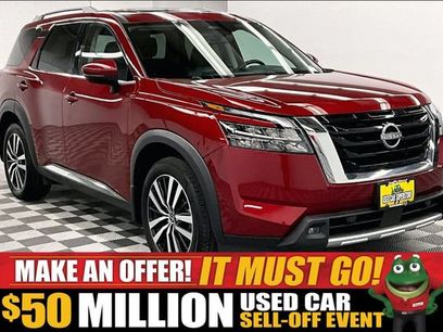 Used 2025 Nissan Pathfinder Platinum