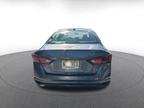 Used 2025 Nissan Altima 2.5 SV FWD image 7