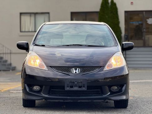 Used 2011 Honda Fit Sport image 2