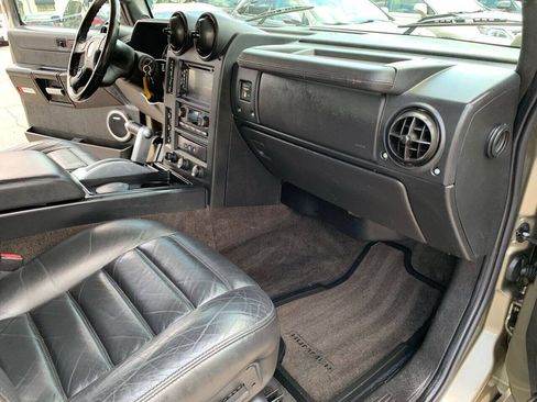 Used 2005 HUMMER H2 SUT w/ Preferred Equipment Group AWD/4WD image 21