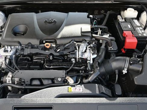 Used 2020 Toyota Camry SE w/ Carpet Mat Package image 18