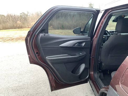 Used 2023 Chevrolet TrailBlazer LT image 29