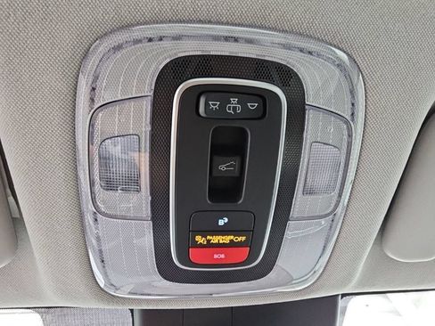 Used 2025 Hyundai Elantra Limited FWD image 22