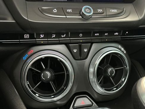 Used 2021 Chevrolet Camaro LT w/ Technology Package RWD image 20