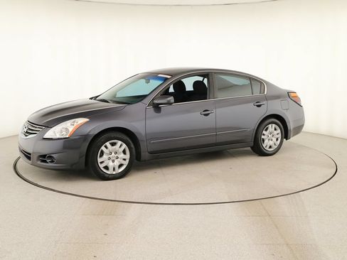 Used 2010 Nissan Altima 2.5 S FWD image 13