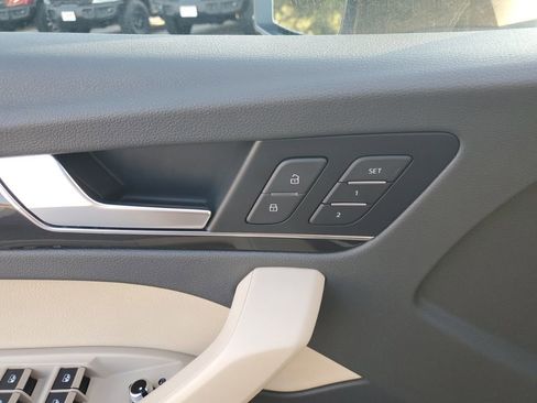 Used 2020 Audi Q5 2.0T Premium w/ Convenience Package image 27