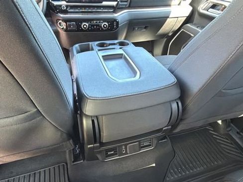 Used 2025 GMC Sierra 1500 Elevation image 20