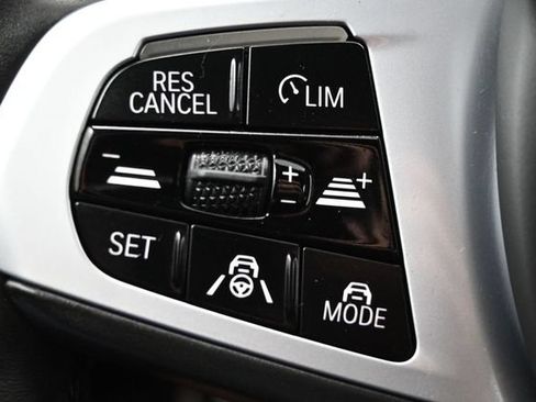 Used 2021 BMW M550i xDrive w/ Dynamic Handling Package AWD/4WD image 18