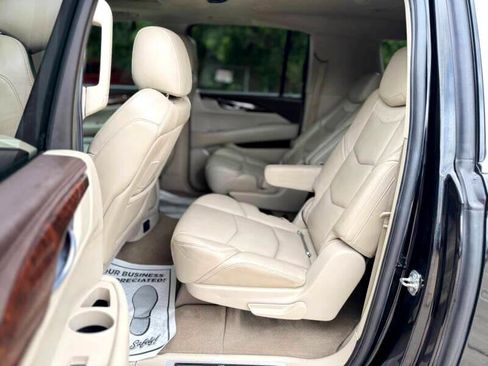 Used 2015 Cadillac Escalade ESV Luxury image 17