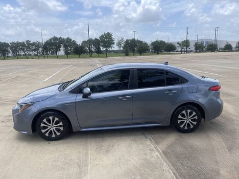 Used 2021 Toyota Corolla LE FWD image 7