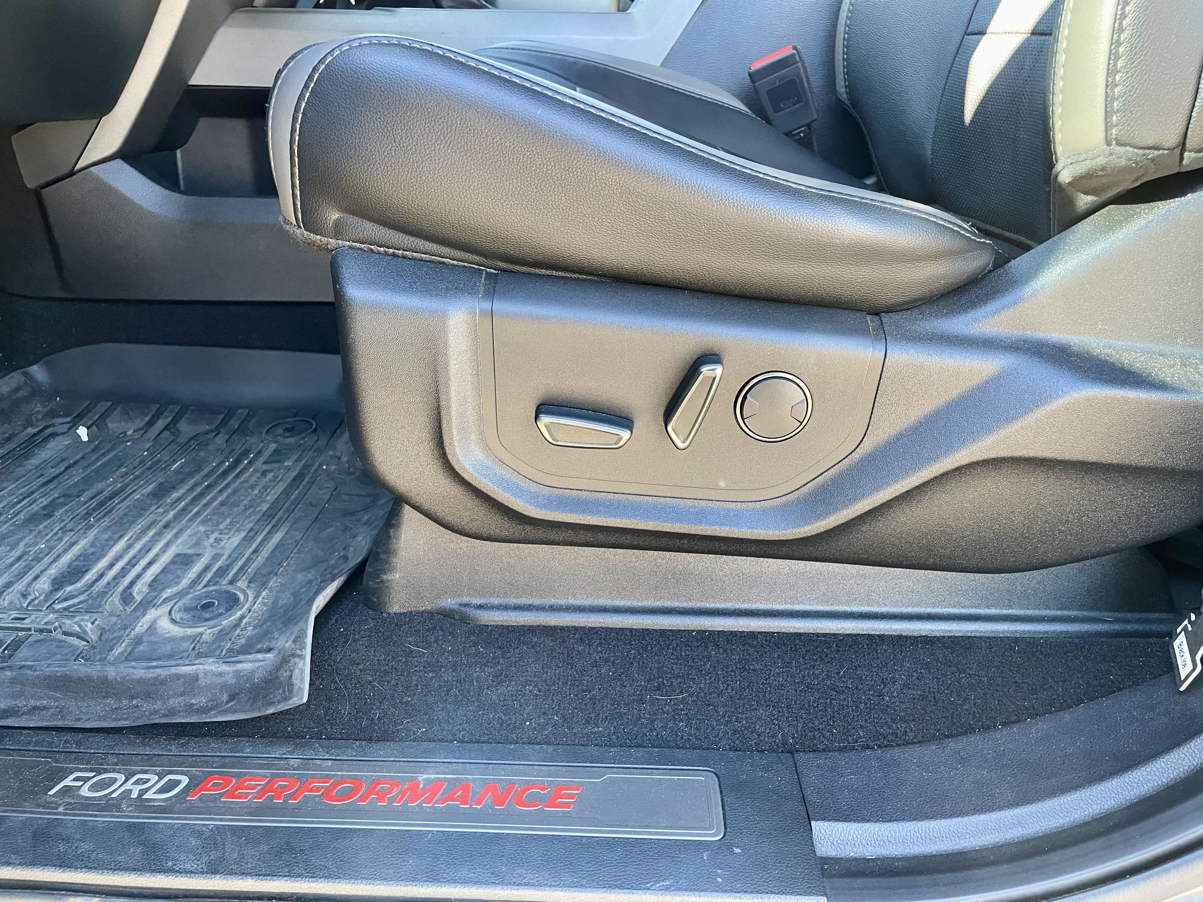 Used 2018 Ford F150 Raptor w/ Equipment Group 801A Mid AWD/4WD image 14