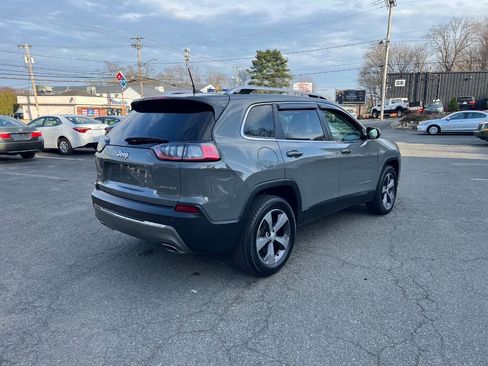Used 2019 Jeep Cherokee Limited image 12
