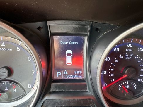 Used 2013 Hyundai Santa Fe GLS image 11