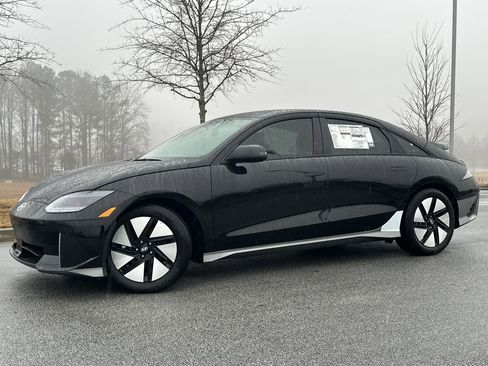 New 2025 Hyundai Ioniq 6 SE image 1