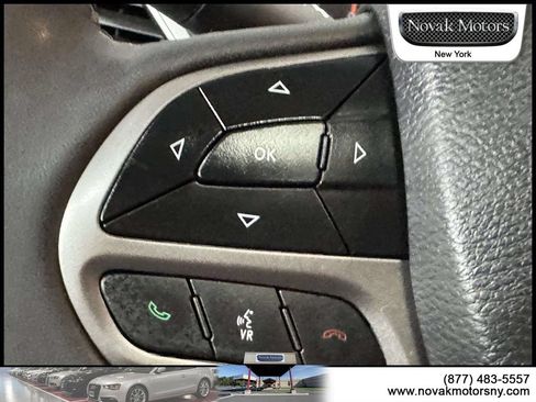 Used 2022 Jeep Cherokee Limited AWD/4WD image 18