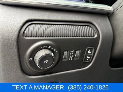 Used 2023 Jeep Grand Wagoneer L Series II w/ Premium Group II image 15