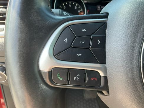 Used 2018 Jeep Compass Latitude w/ Popular Equipment Group AWD/4WD image 22