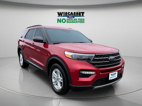 Used 2023 Ford Explorer XLT w/ Equipment Group 202A AWD/4WD image 24
