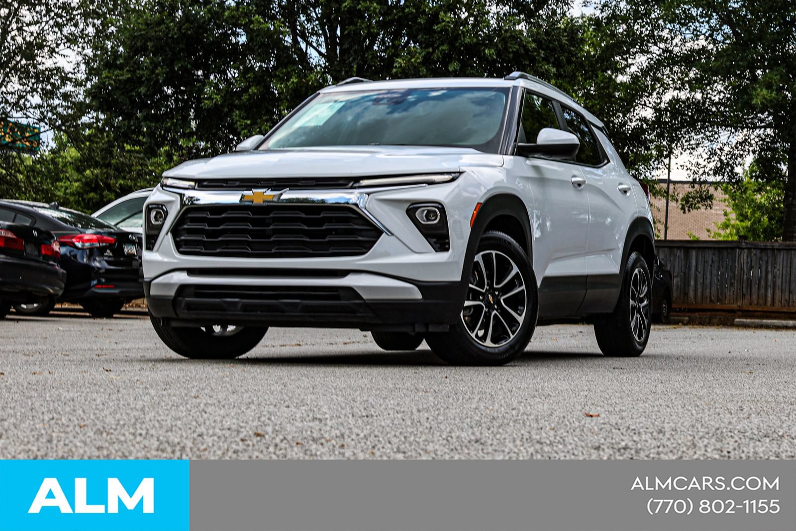 Used 2025 Chevrolet TrailBlazer LT FWD image 2