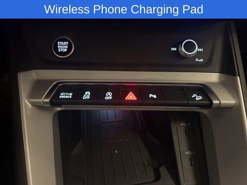 Used 2025 Audi Q3 2.0T Premium w/ Convenience Package image 28